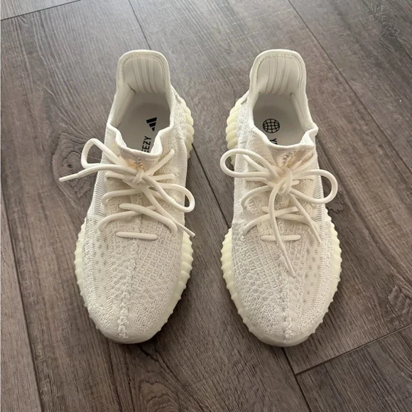 Adidas Yeezy Boost 350 V2 in Off-White - Picture 1 of 4